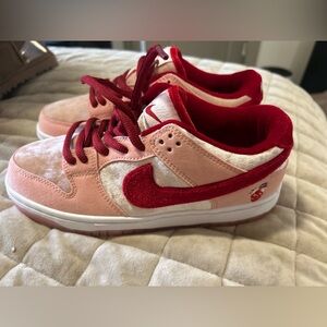 Nike Strange Love ( read description )